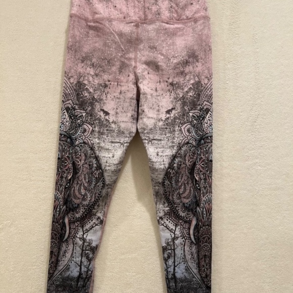 SALE!  4 Pairs!  Evolution and Creation Women's Workout/Yoga Leggings - Picture 2 of 12